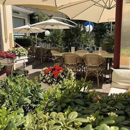 Hotel Arpa Rimini Exterior foto