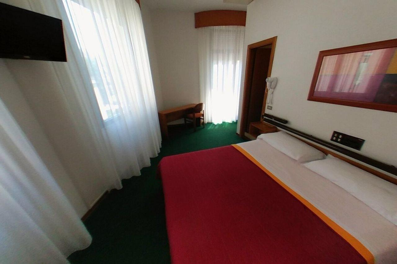 Hotel Arpa Rimini Exterior foto