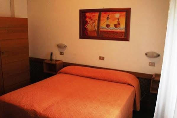 Hotel Arpa Rimini Exterior foto