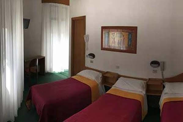 Hotel Arpa Rimini Exterior foto